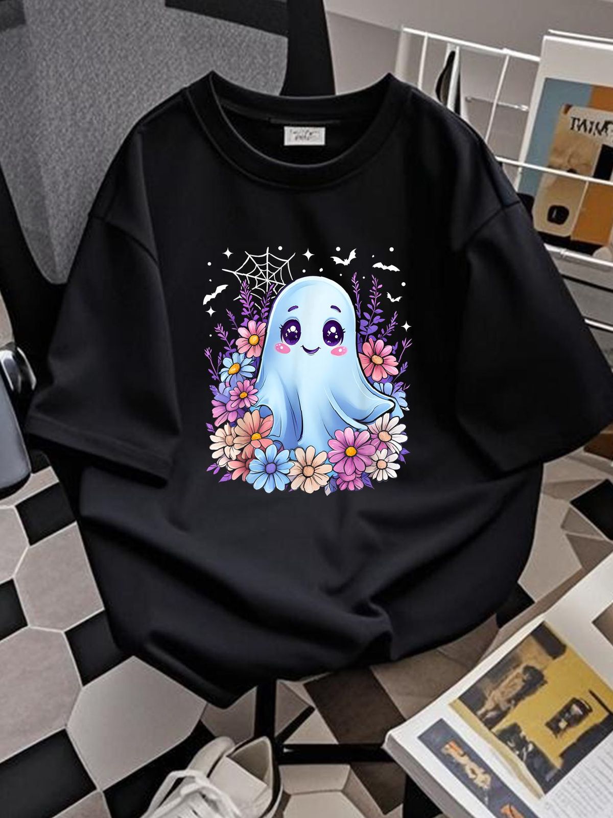 Cute Ghost Flower Halloween Costume Girl Women Spooky Season T-Shirt Versatile T-Shirt For Women Casual Soft Unisex Stylish Breathable Graphic Fashion Designer Clothes Women Summer Casual Streetwear Female Slightly Comfortable Women Top Graphic Tees_viptrois.com