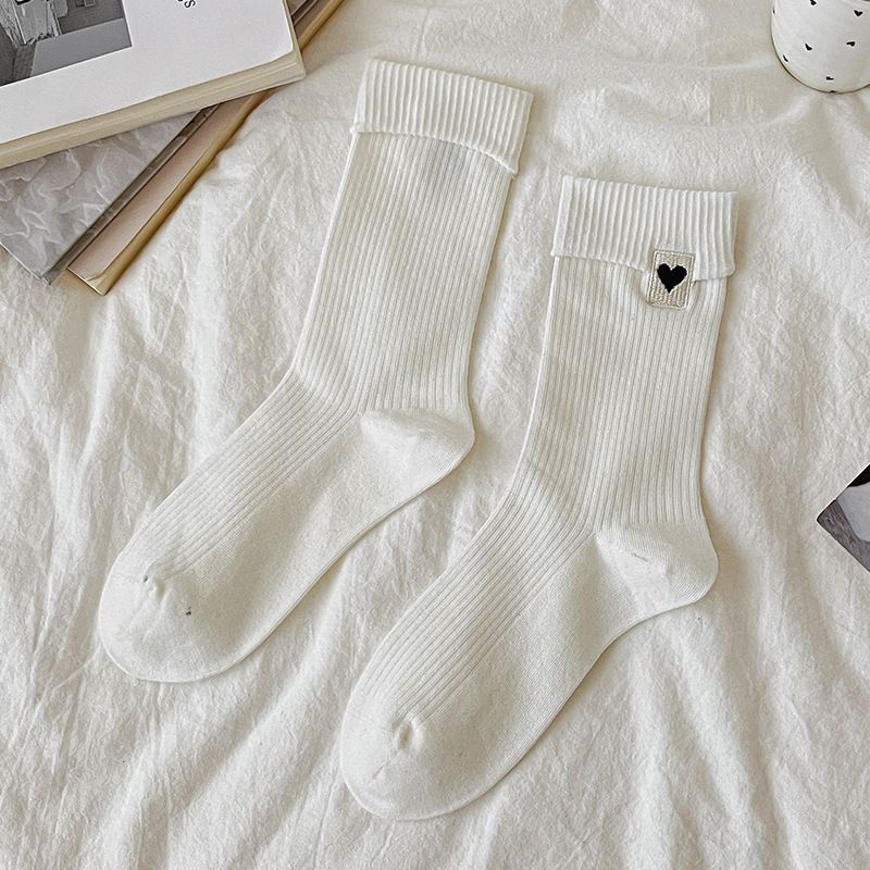 2025-year New Grey Heart-shaped Mid-calf Socks For Women, A Pile Of Women_viptrois.com
