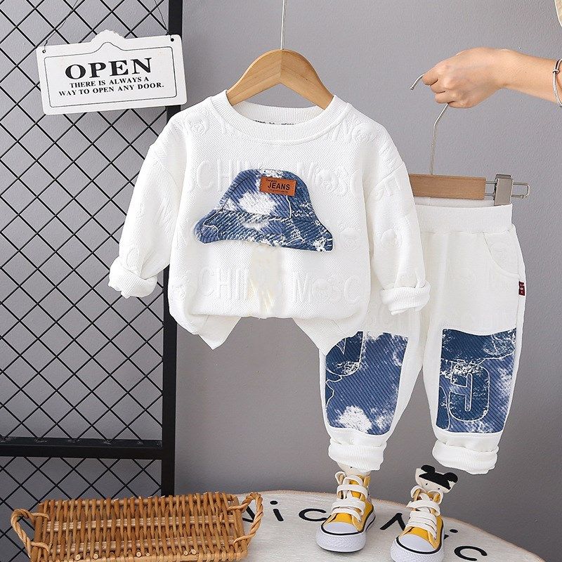 Boys Embossed Letter Long Sleeved Two Piece Suit Autumn New Small And Medium Sized Boy Baby Fashion Sports Long Sleeved Suit Trendy_viptrois.com
