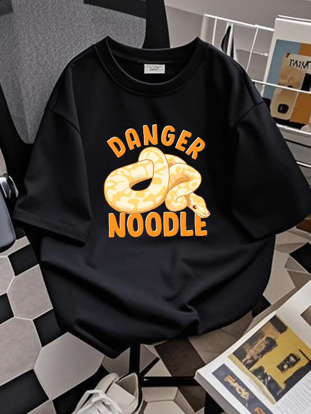 Funny Danger Noodle Snake Gift Snakes Meme Snek Ball Python Unisex T-shirt Casual Stylish Soft Top For Everyday Wear Homme Stretched Summer_viptrois.com