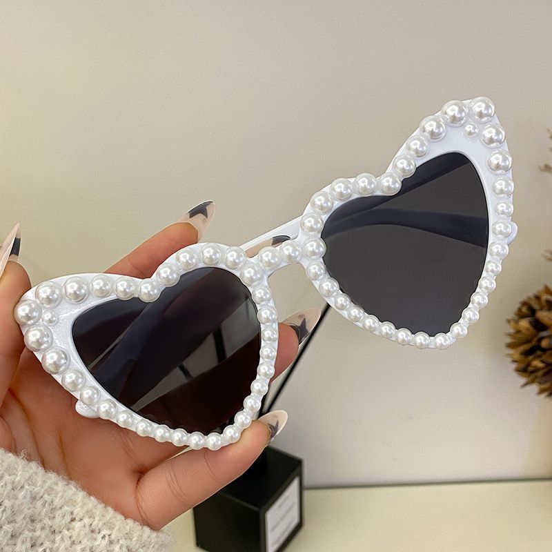 New Candy Color Heart Bride Glasses Sweet Love Party For Women High-end Heart-shaped Pearl Sunglasses_viptrois.com