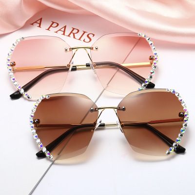 New Women In South Korea, Trendy Frameless Crystal Cut Edge For Women, UV Resistant Diamond Studded Sunglasses_viptrois.com
