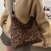 Women's Bag Leopard Print Fashion Bag Autumn And Winter Retro Shoulder Messenger Bag Popular Commuting Large Capacity Tote Bag_viptrois.com