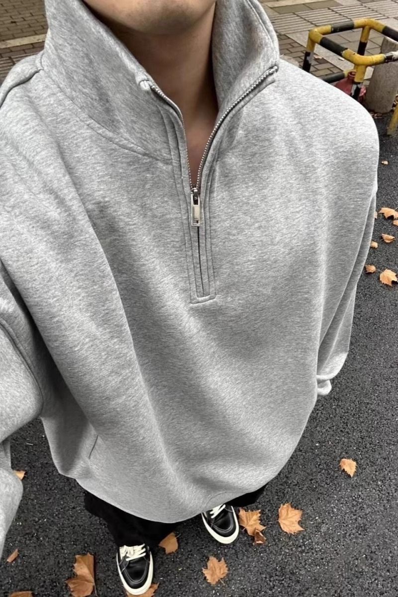 CleanFit Half-Zip Stand Collar Sweatshirt – Minimalist Oversized Pullover For Men (Black/Grey)_viptrois.com