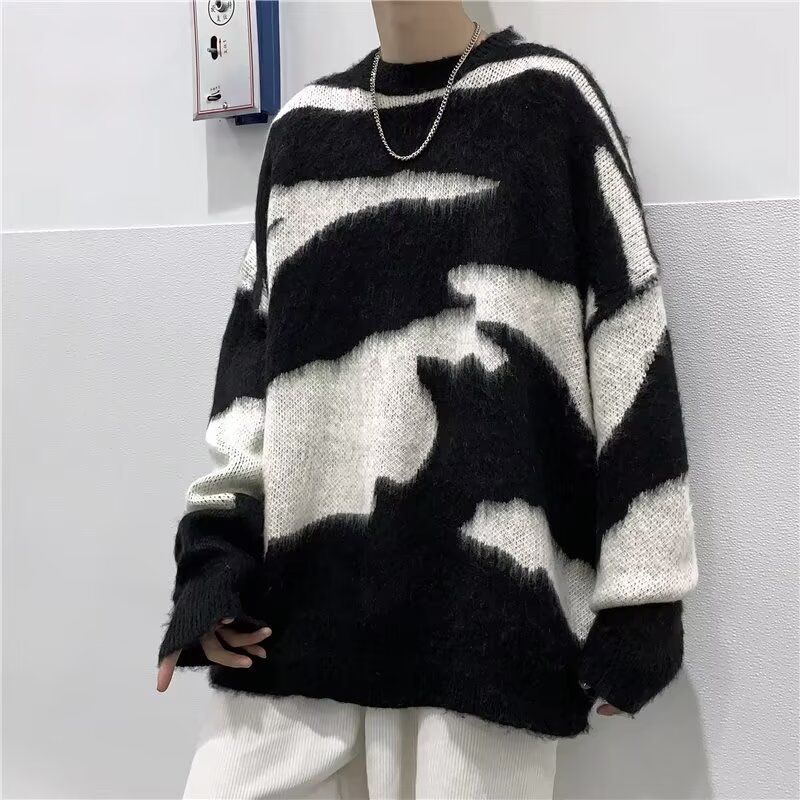 New minimalist sweater for boys in autumn and winter, featuring a niche round neck design and a base layer, paired with a knitted sweater_viptrois.com