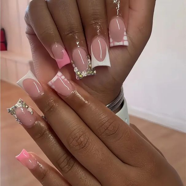 European And American Push On Wearable Nails, Sweet And Cool Flowers, Glittering Diamonds, Duckbill Shaped Short False Nails_viptrois.com