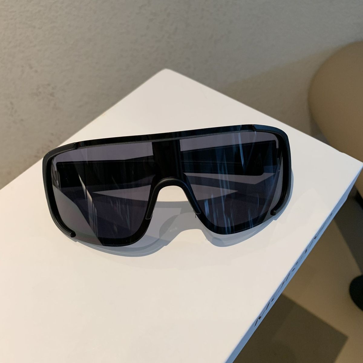 Black Mercury Oversized Frame Outdoor Cycling Mountaineering Skiing Windproof Goggles Slimming Sunglasses_viptrois.com