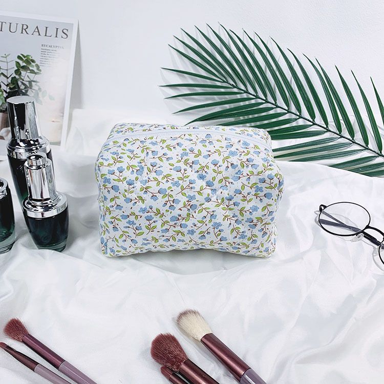 Makeup Tools & Accessories Floral Cosmetic Bag Small Fresh Simple Wash Bag Quilted Padded Handbag Portable Storage Bag_viptrois.com