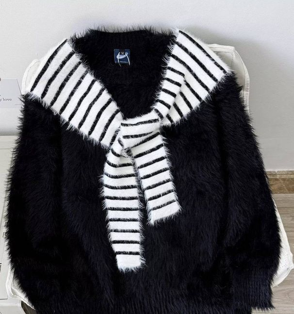Korean-Style Stripe Cape Sweater – Faux Mink Fur Unisex Pullover (Oversized Fit, M-XXL, Black/White)_viptrois.com
