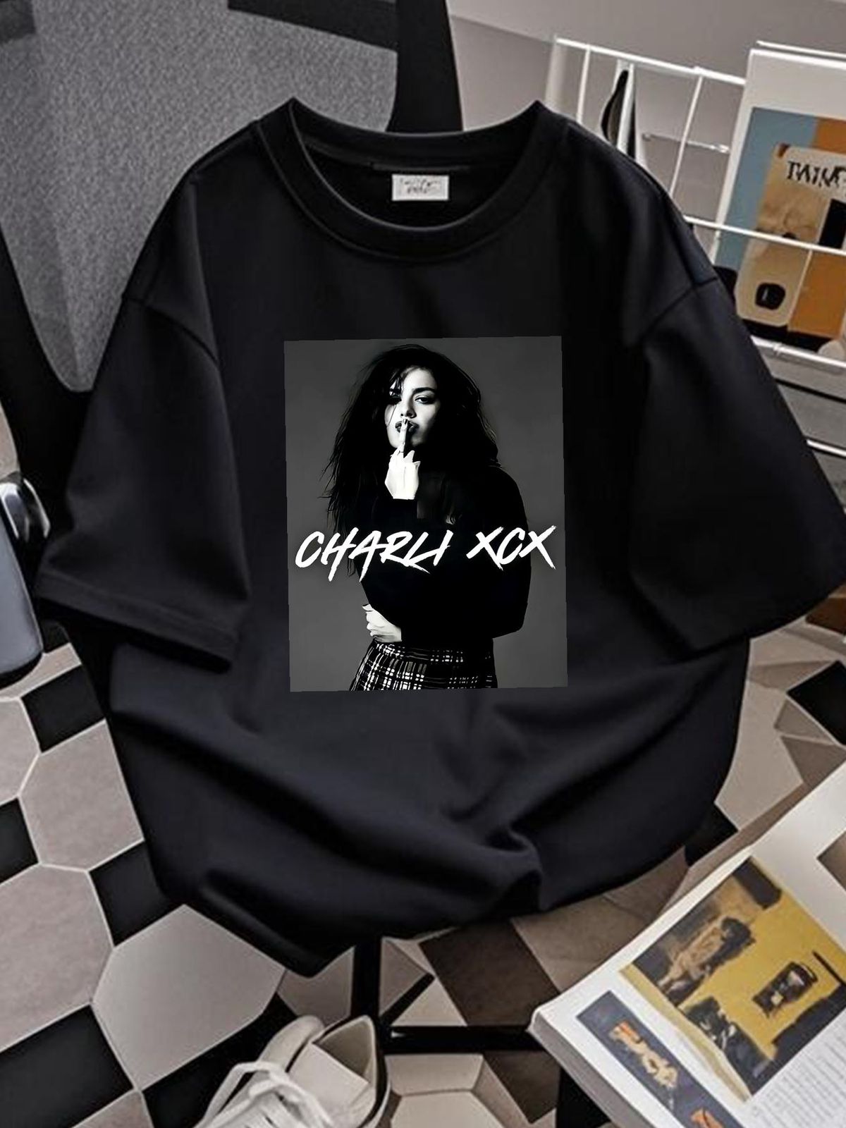 Charli XCX Aesthetic Vintage T Shirt Style Bootleg 90s Charlie Minimal Black Music RnB For Fans Homme Streetwear Summer Graphic Stylish Unisex_viptrois.com