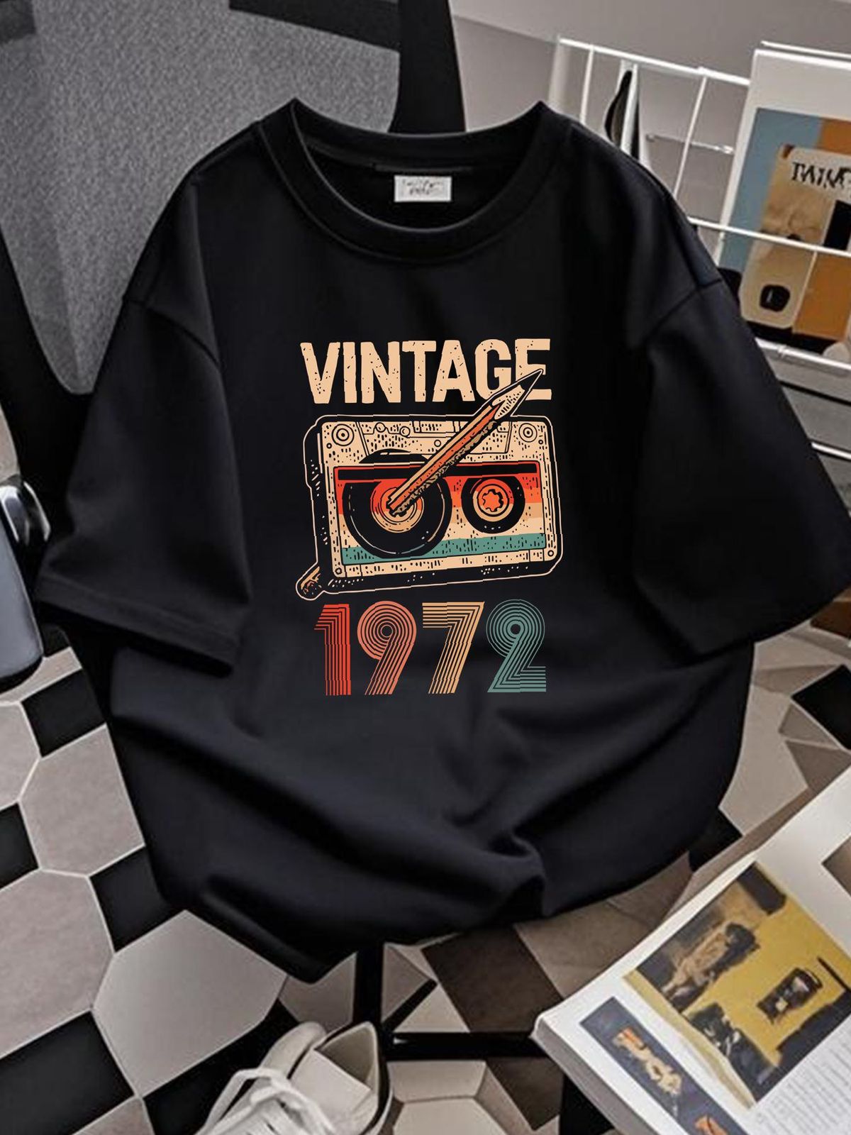 mb Vintage 1972 Cassette Tape Pencil Retro Classic Birthday T Shirt SweaT 18302 Unisex Stylish Streetwear Summer Homme Slightly Stretched_viptrois.com
