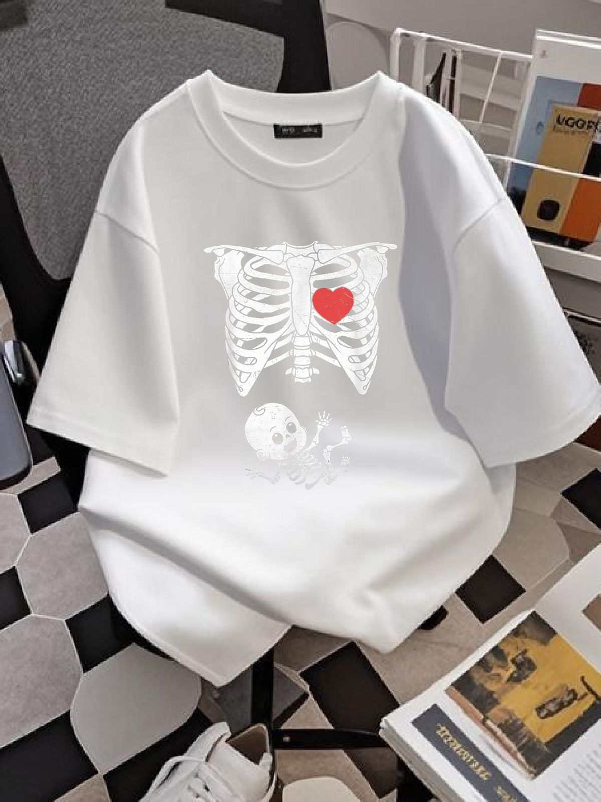 Skeleton Pregnancy Announcement XRay Halloween Womens Moms T-Shirt Versatile Unisex Top For Everyday Wear Casual Fashion Slightly Stretched Comfortable Breathable Summer Women Top Graphic Tees Soft Print Round Neck Short Sleeve Graphic Stylish_viptrois.com