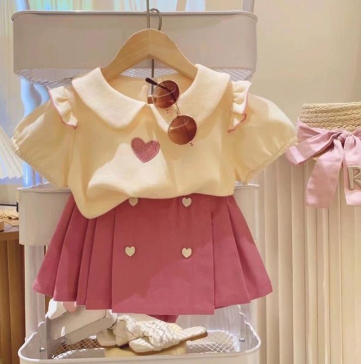 Mother & Kids 2024 New Summer Girls Suit Cute Love Embroidered Short Sleeves Plus Shorts Two-piece Suit_viptrois.com
