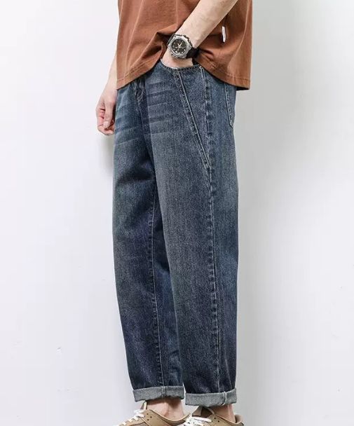2025 Spring/Summer Jeans Trend: Loose, Casual, Versatile, Micro-Harem Jeans_viptrois.com