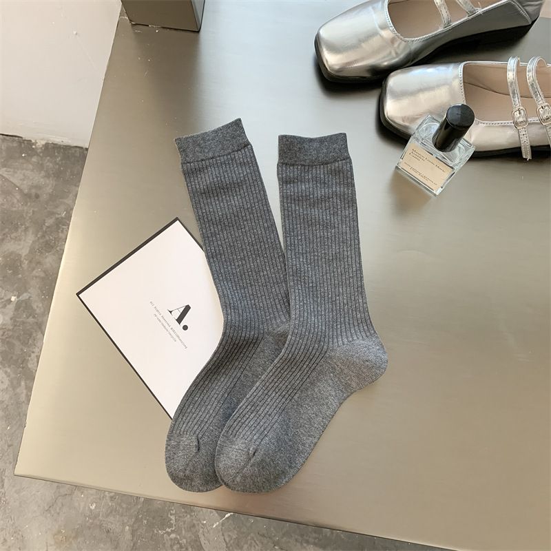 2025 Spring And Autumn New Women's Socks Mid Tube Stacked Socks Women's Japanese Ankora Red Socks Pull Ons All Match Socks Wholesale_viptrois.com