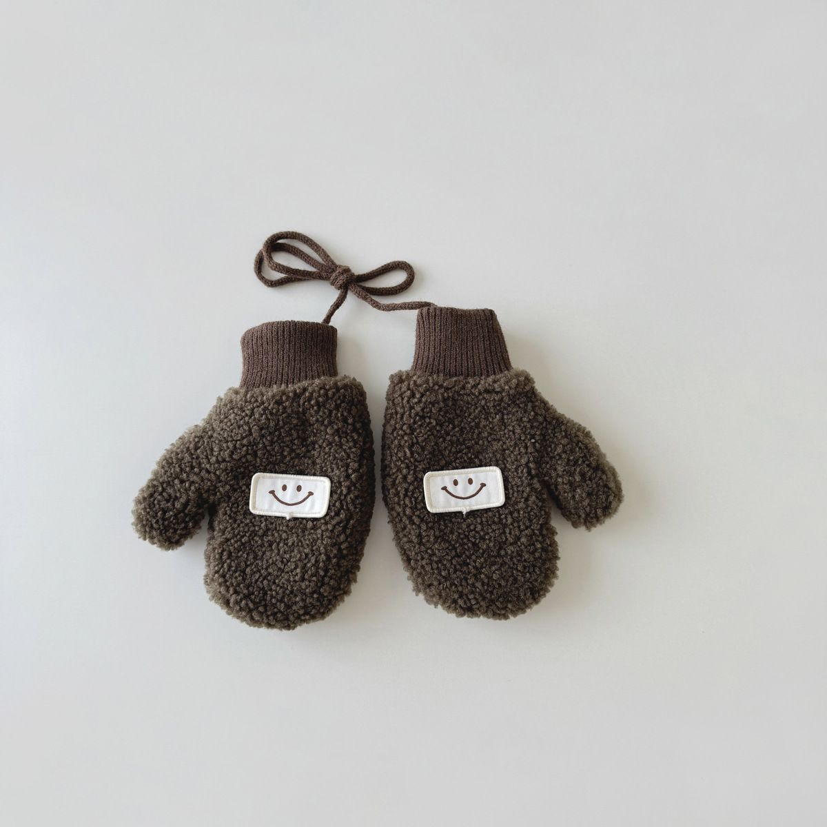 Children's gloves with velvet thickening Instagram warm halter cartoon gloves for boys and girls_viptrois.com