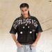 American-style Crop With Architectural Text Printed All Over, Washed And Distressed, Loose Fit, One-piece Cut,_viptrois.com