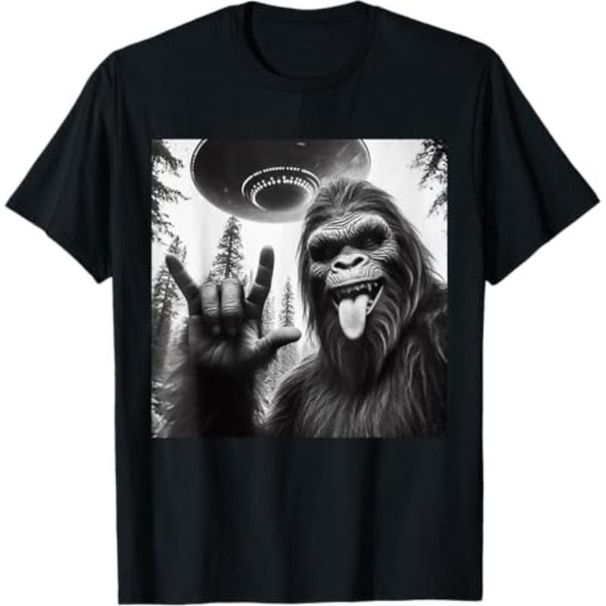 Camiseta De Algodón 100% Divertida Sasquatch Bigfoot Rock On Selfie Con OVNI Alien_viptrois.com