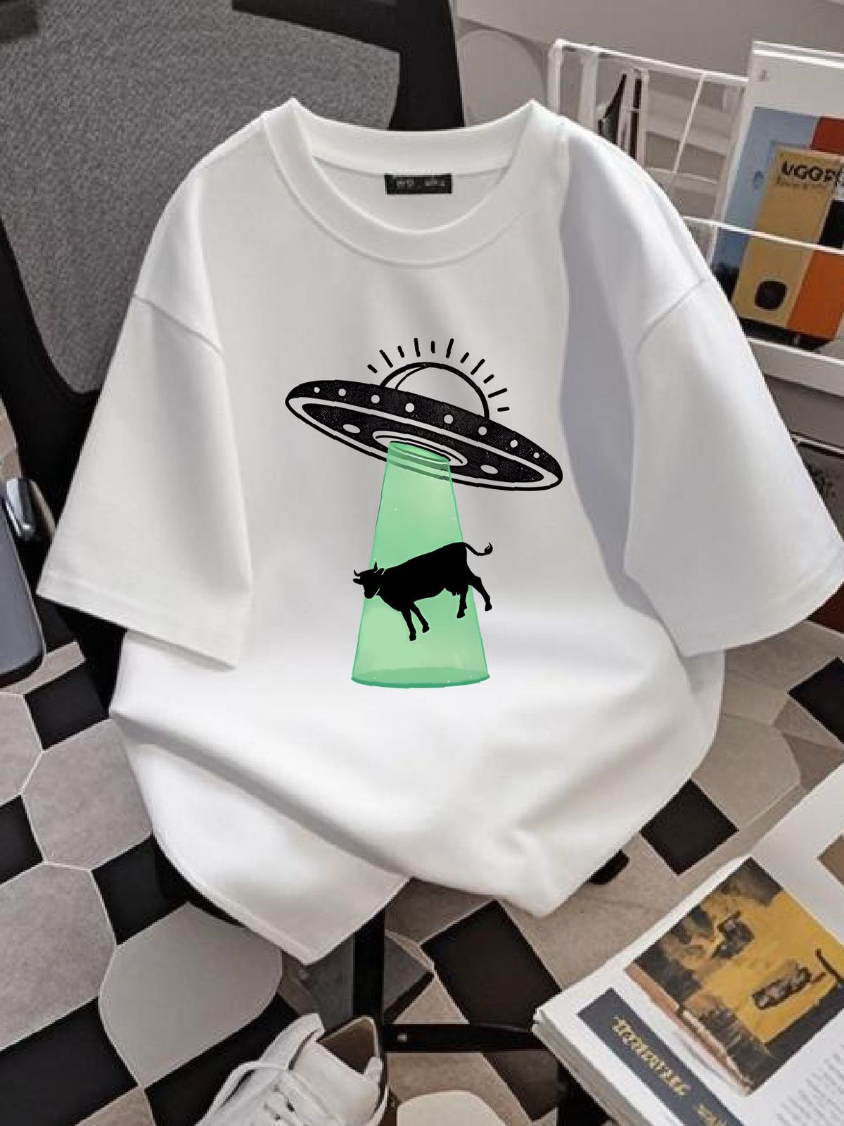 Cosmic Society UFO Alien Abduction T Shirt Youth Beam Flying Cow Toddler Comfortable Top For Everyday Wear Versatile Soft Graphic Summer_viptrois.com