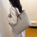 Spacious & Stylish Women's Tote Bag For Daily Commute - Fashionable Crossbody Handbag With Zipper Closure, Lightweight PU Material_viptrois.com