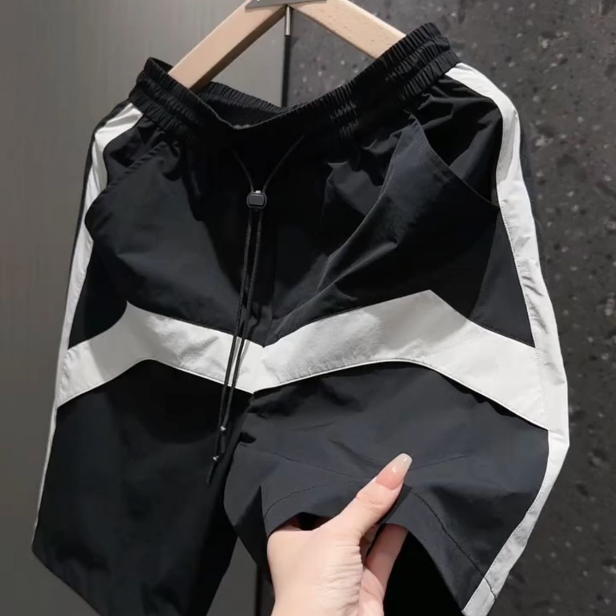 Men's Clothing New Men's Casual Shorts Loose Straight Sports Quick Drying Beach Pants Color Shorts_viptrois.com