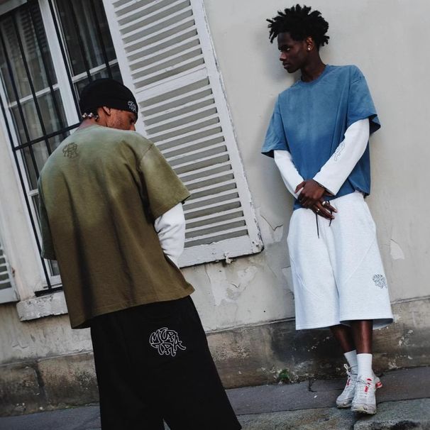 Men's Clothing Trendy Brand Embroidered Casual Shorts Sweatpants Men High Street American Retro Hip Hop Loose Sweatshirt Sweatpants_viptrois.com