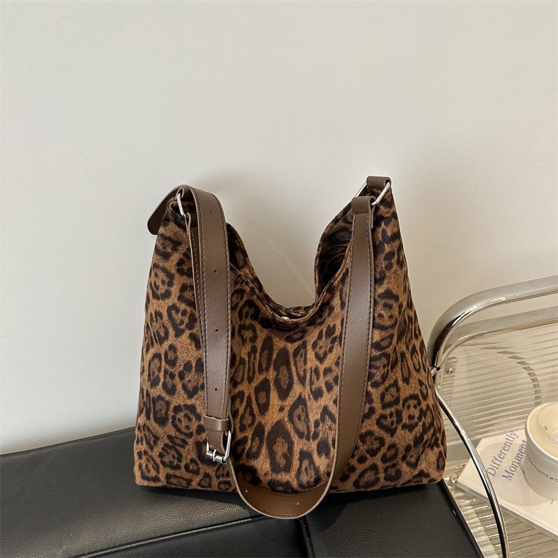 Women's Bag Leopard Print Fashion Bag Autumn And Winter Retro Shoulder Messenger Bag Popular Commuting Large Capacity Tote Bag_viptrois.com