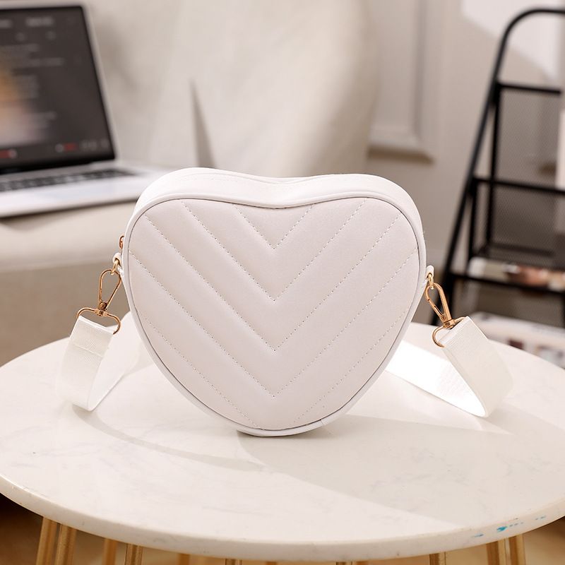 Women's V-Shaped Embroidered Heart Crossbody Bag - Vintage Mini Shoulder Purse_viptrois.com