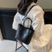 Women's Bucket Bag Fashionable Temperament Commute To Work Travel Bucket Large Capacity Shoulder Bag Crossbody Bag Female_viptrois.com