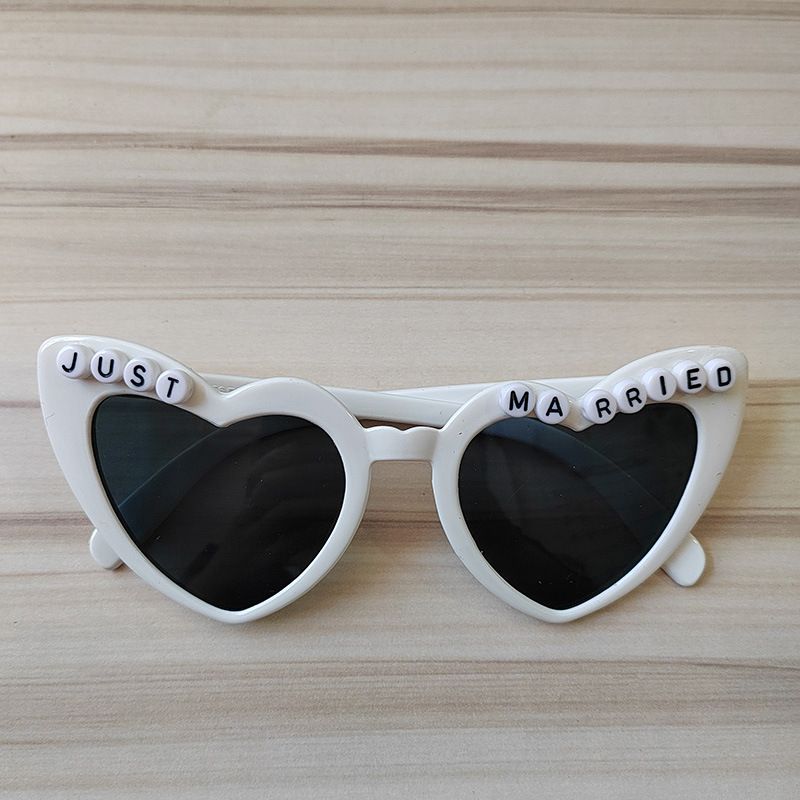 Just Married Letter Heart Sunglasses_viptrois.com