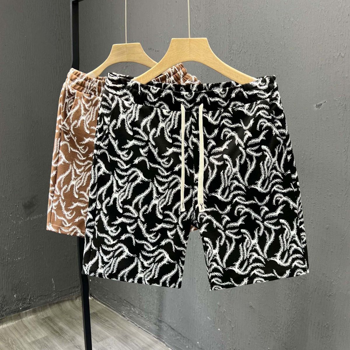 Unisex Summer Floral Print Shorts High Street Fashion Casual Straight Cut 5-Inch Inseam Beach Shorts Loose Fit_viptrois.com