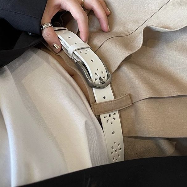 Instagram's same hollow white is fashionable, personalized, simple, versatile. Needle buckle belt, skirt and pants_viptrois.com