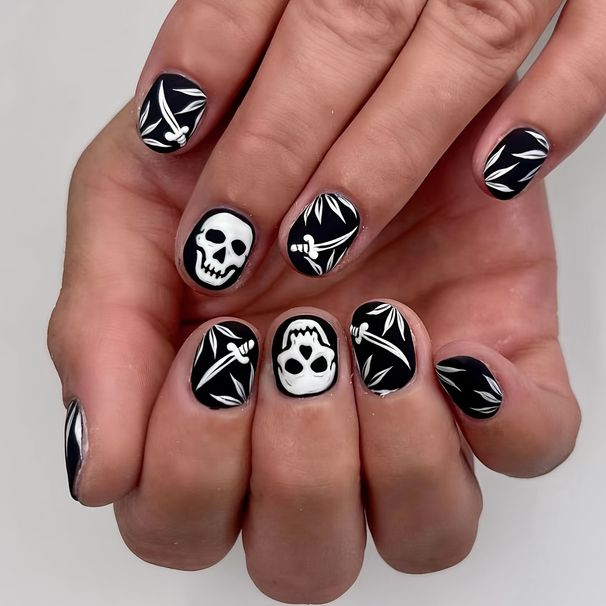Short nail piece wearing nail Halloween skull black and white cute element nail removable nail sticker_viptrois.com
