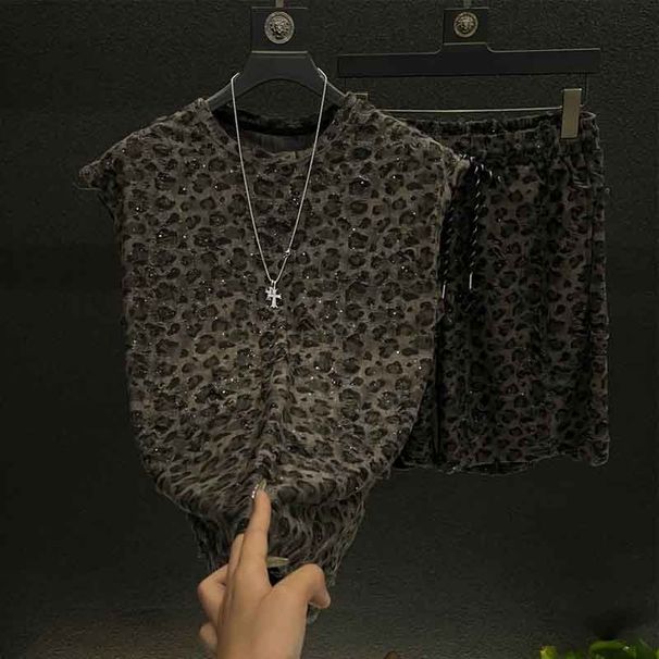 Men's Summer Leopard Print Sequin Short Sleeve T-Shirt & Shorts Set, Asymmetric Hem Trendy Casual Outfit_viptrois.com