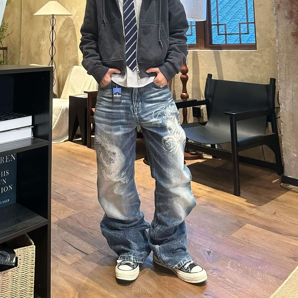 High Street Style Men's Wide Leg Jeans With Distressed Washed Denim Embossed Design, Loose Fit, Retro Style._viptrois.com