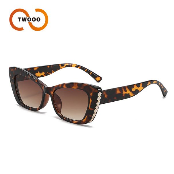 Two Circles New Retro Cat Eye Sunglasses For Women High End Pearl Studded Narrow Frame Glasses Sun Protection Sunglasses T1396_viptrois.com
