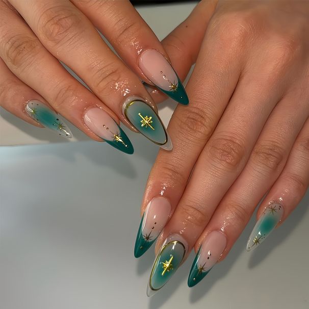 Blue Star Rendering Almond Shaped Short False Nails - Sweet & Cool Wearable Nails With New Technology (European & American Style)_viptrois.com