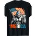Camiseta Toque Divertido: Figura Icónica De Bigfoot Sosteniendo Una Bandera Y Haciendo Gesto Con 'Merica' Para Un_viptrois.com