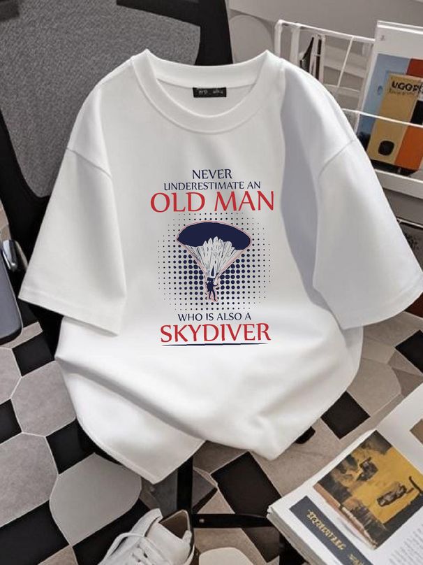 Old Man Skydiving Premium T-Shirt Homme Stylish Unisex Designer Clothes Stretched Fashion Soft Streetwear Comfortable Casual Breathable Slightly_viptrois.com