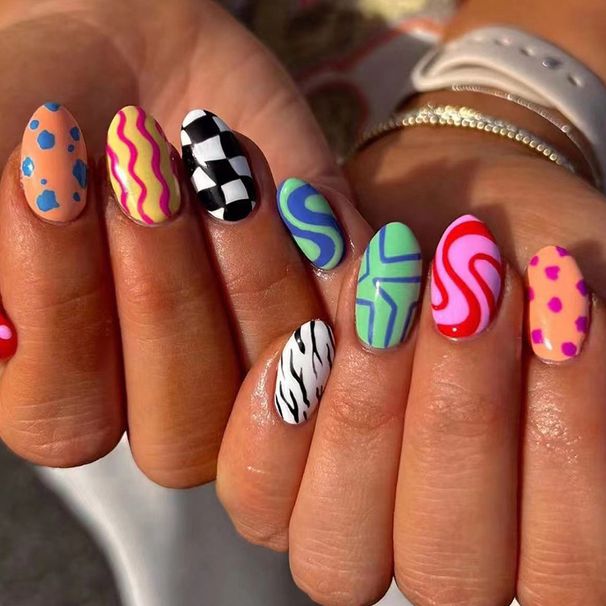 Short Gloose Square Armor Colorful Grid Stripe Spot Wearable Nail Armor Temperament All-match Removable 24 Pieces_viptrois.com