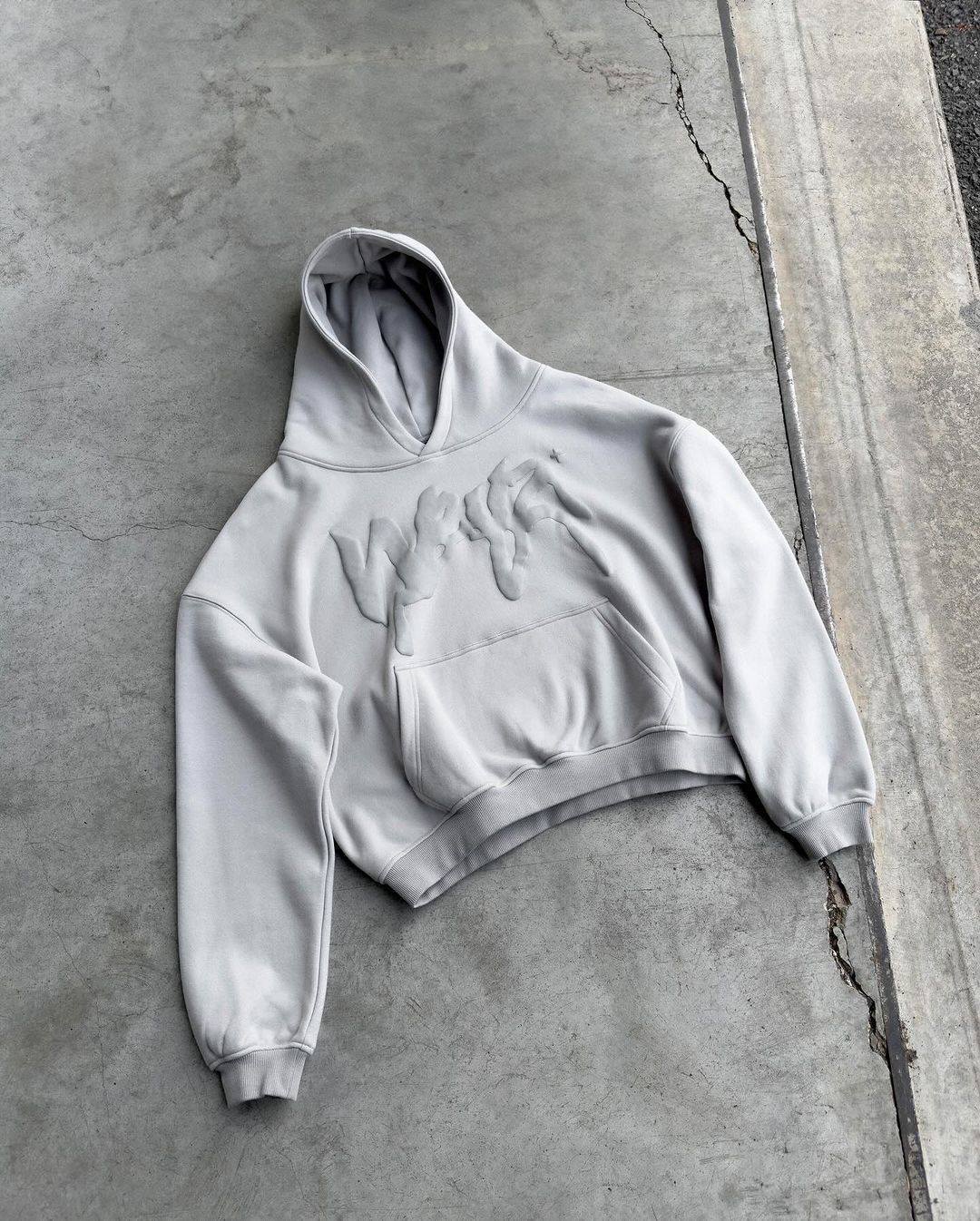 Streetwear Hoodie With Embroidery Letter Print, Unisex Pullover Casual Sweatshirt For Men & Women, Fashionable Long Sleeve Hooded Top_viptrois.com