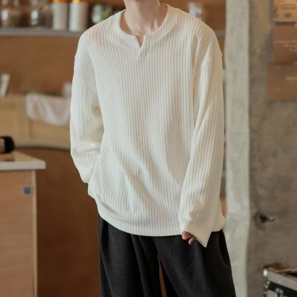 Small V-neck long sleeved T-shirt for men in autumn and winter, with a bottom layer and a loose fit for the bathroom_viptrois.com