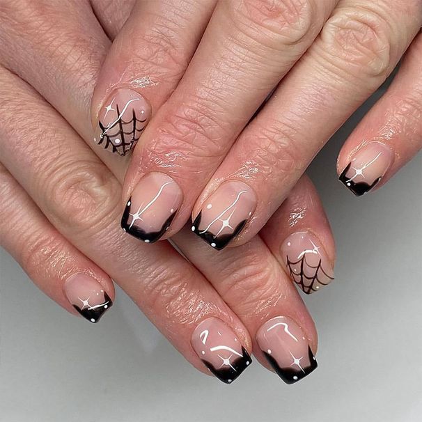 Short French Bright Face Wear Nail Art Halloween Cobweb Shining Stars Nail Art 2024 New Foreign Trade 24 Pieces_viptrois.com