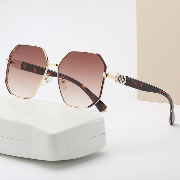 2025 New Polygonal Metal Frame Gradient Sunglasses, Fashionable And Trendy, Personalized Internet Famous Sunglasses_viptrois.com
