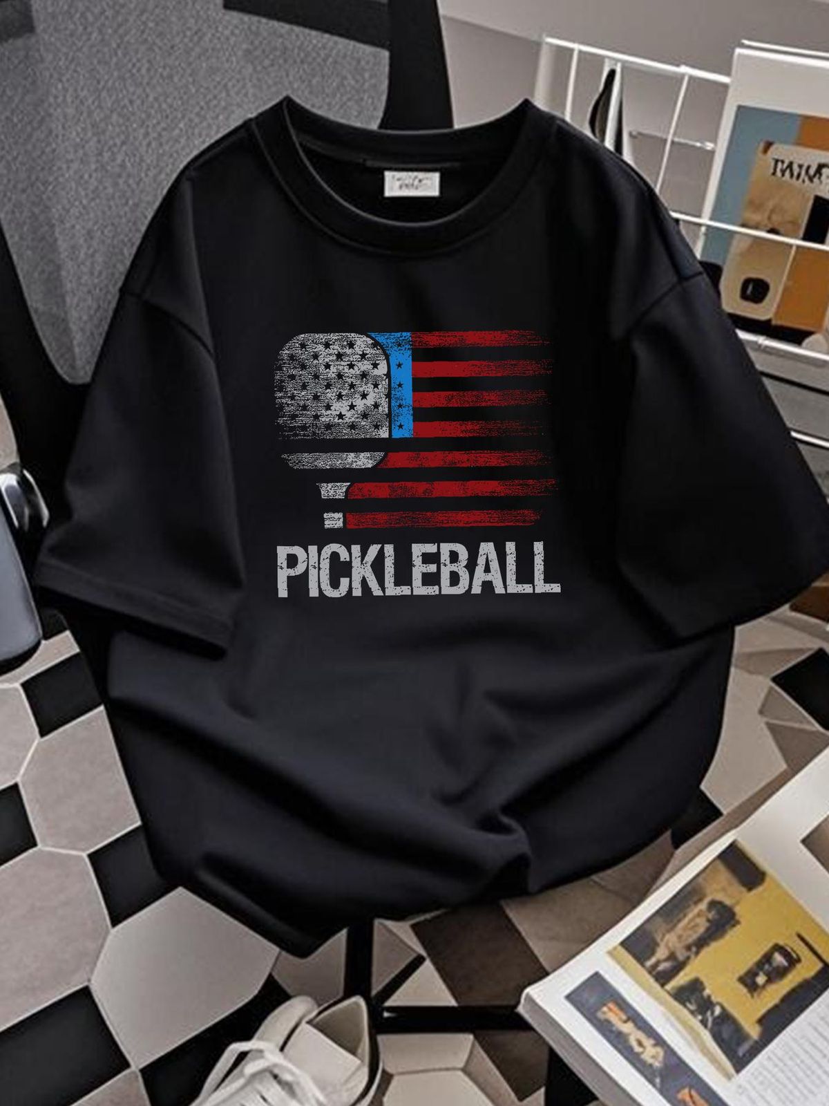 US Flag Pickleball Player Paddleball Lover Gift Unisex T-Shirt Homme Streetwear Designer Clothes Soft Summer Slightly Comfortable Versatile Casual_viptrois.com