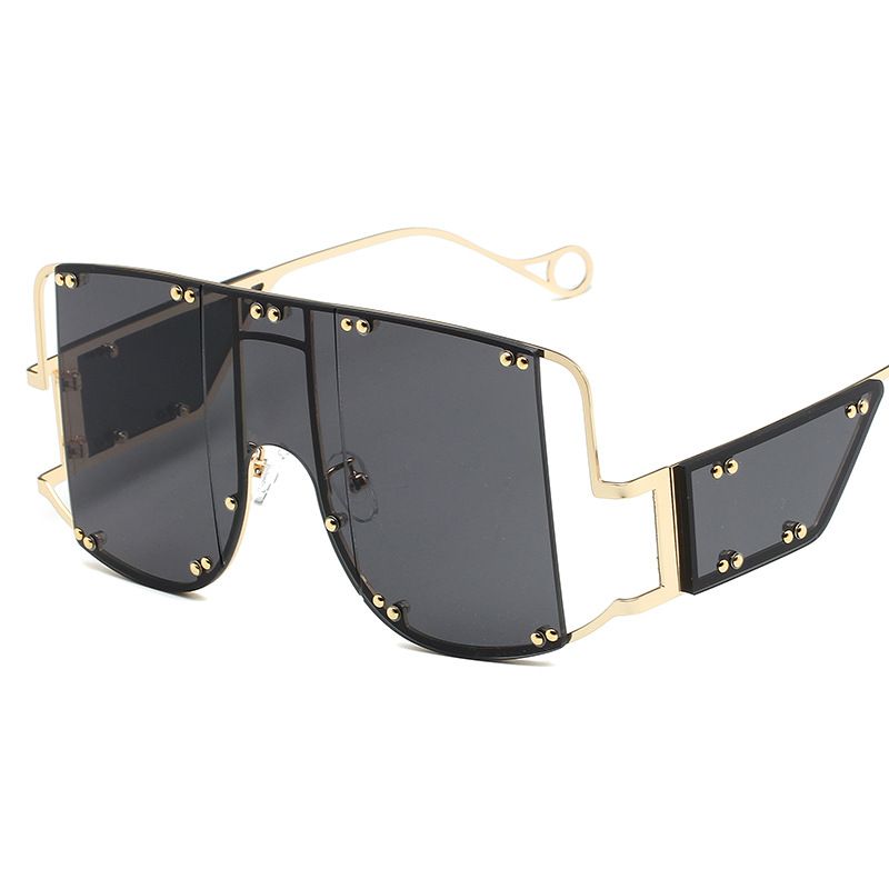 Punk Style Sunglasses – High-End Rivet Large Frame, Ins Fashion, One Piece Rihanna Inspired_viptrois.com