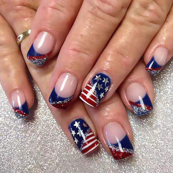 Short Bright Red and Blue Color Multicolor Glitter Stripe Independent Day Wear Nail Art US Five-pointed Star Foreign Trade 24 Pieces_viptrois.com