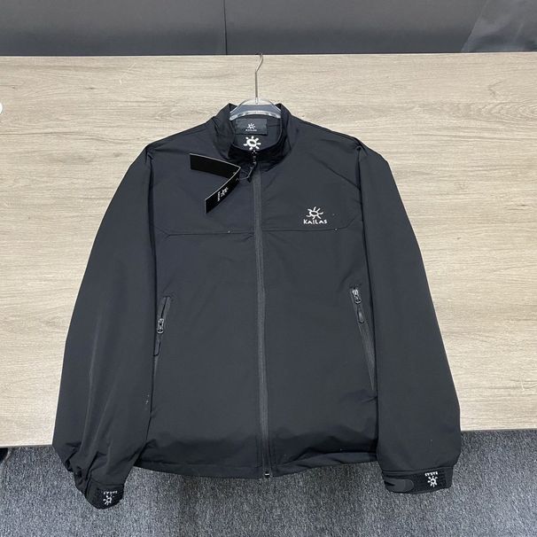 2026 Summer Internet Celebrity Light Luxury Embroidered Stand Collar Trendy Slim Fit Jacket For Men And Women Couples_viptrois.com