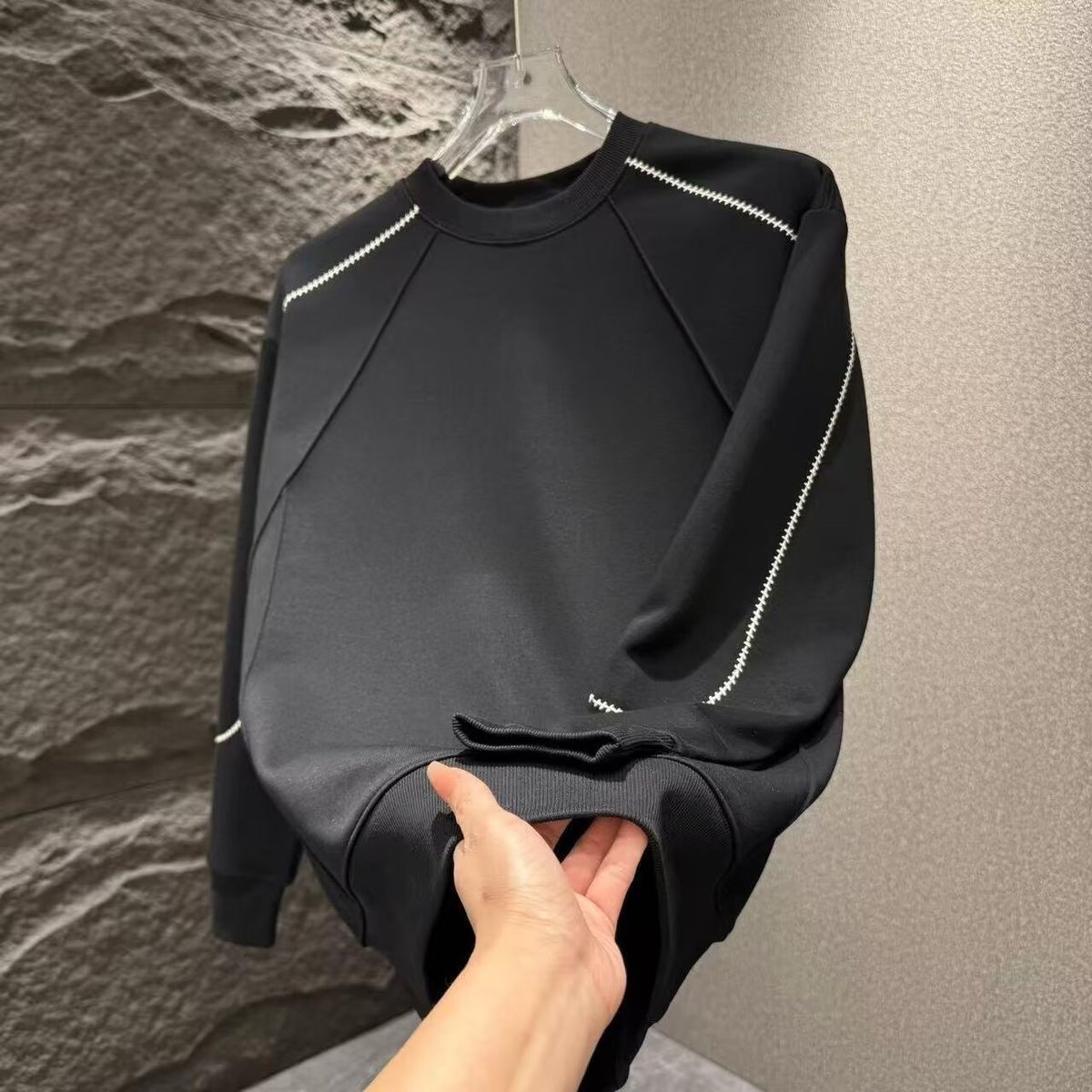 Men's Clothing Autumn Style Hoodie, Simple, Loose, Versatile, Fashionable Men's Long Sleeved Crew Neck Hoodie_viptrois.com