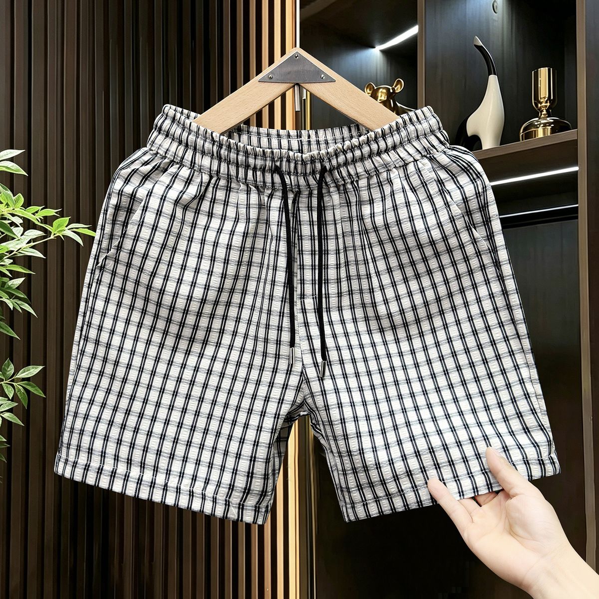 Men's Plaid Casual Shorts Thin Straight Leg Pants Summer Relaxed Beach Style Five Point Wide Leg_viptrois.com